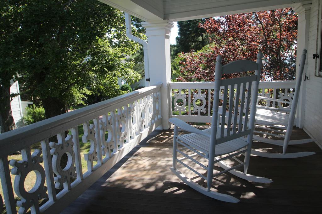 Wades Point Inn On The Bay McDaniel Exterior photo